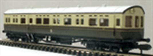 Nicely detailed model of GWR auto train trailer car or autocoach number 187 finished in post 1942 chocolate &amp; cream livery with GWR lettering above the twin cities crests of London and Bristol.