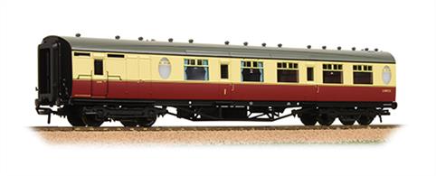 Bachmann Branchline 34-436 00 Gauge BR ex-LNER Thompson Corridor Brake Composite Coach BR Crimson &amp; Cream LiveryA new detailed model of the Thompson design passenger stock for the LNER, featuring oval porthole style toilet windows.The model of a corridor brake composite coach has compartments for first and second class passengers&nbsp;and a office for the guard. Era 4 1948-1956