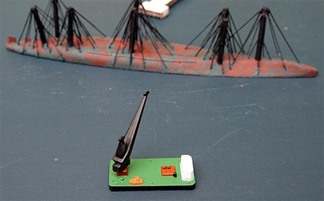 Tri-ang Minic 1/1200 P678 Floating Crane