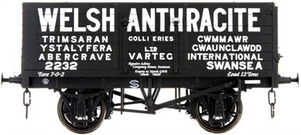 Dapol Lionheart Trains LHT-F-071-002 O Gauge Welsh Anthracite 7 Plank Open WagonA detailed ready to run O gauge 7 plank open wagon model from Lionheart Trains tooling finished in the livery of the Welsh Anthracite group of collieries.