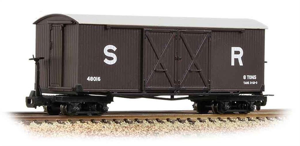 Bachmann OO9 393-028 Southern Railway ex-WD WW1 Covered Goods Wagon SR Goods Brown Livery