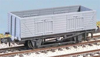 A standard 1930s design, they carried coal to the company’s loco depots. Used by BR for general coal traffic. Withdrawn around 1960. These finely moulded plastic wagon kits come complete with pin point axle wheels.Formerly Parkside N gauge kit PN04 this kit has been merged with the Peco range of wagon kits.