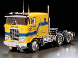  One of Tamiya's best, the radio controlled Globe Liner. Big American 10 wheeler tractor unit, 500mm long, 183mm wide, 350mm wheelbase and a chassis weight of 2640g. This superb radio controlled lorry has a aluminium ladder type chassis, front and rear rigid axle with leaf springs and includes a 540 motor. Requires further items to finish.