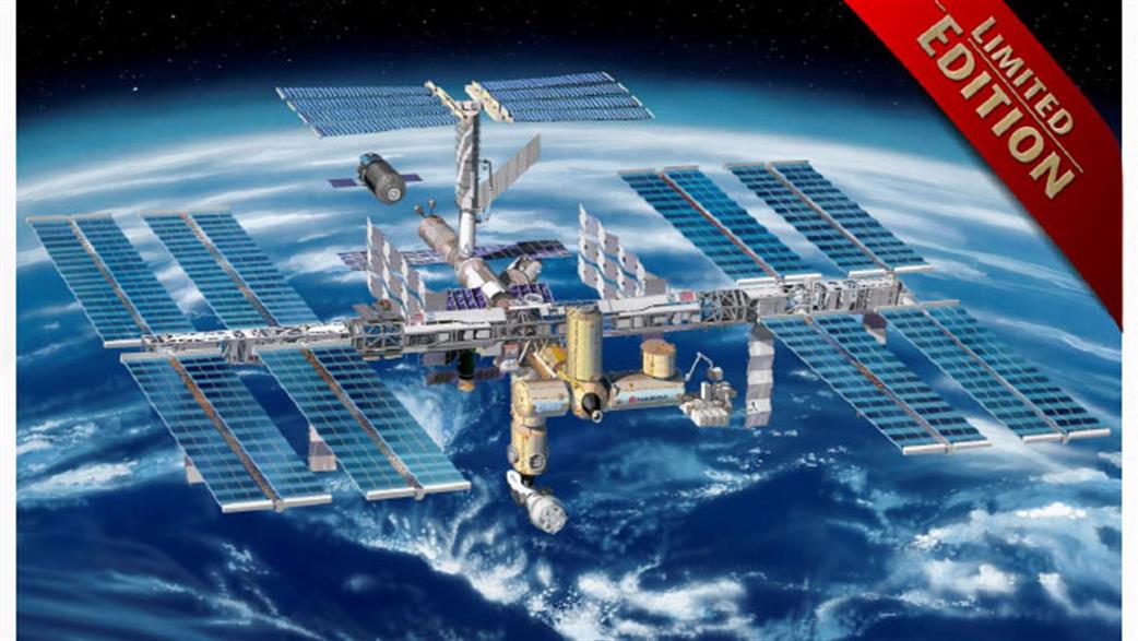 Revell 1/144 05651 International Space Station 25th Anniversary Platinum Edition Kit
