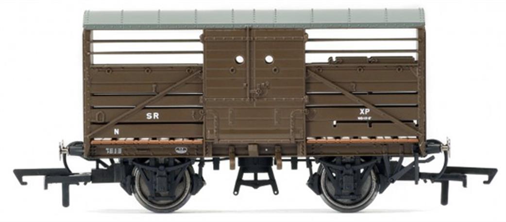 Hornby OO R6735 SR Bulleid Design Cattle Wagon