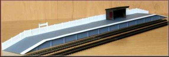 Additional platform sections to extend Knightwing PM114 platform. End ramps and an end loading dock section are included to allow a complete separate platform or loading dock to be built from this kit. Platform Extension Pack contains no buildings - Photo shows the extension built with a PM114 platform kit.