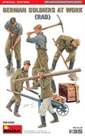 Set includes 5 unassembled and unpainted figures of german soldiers.