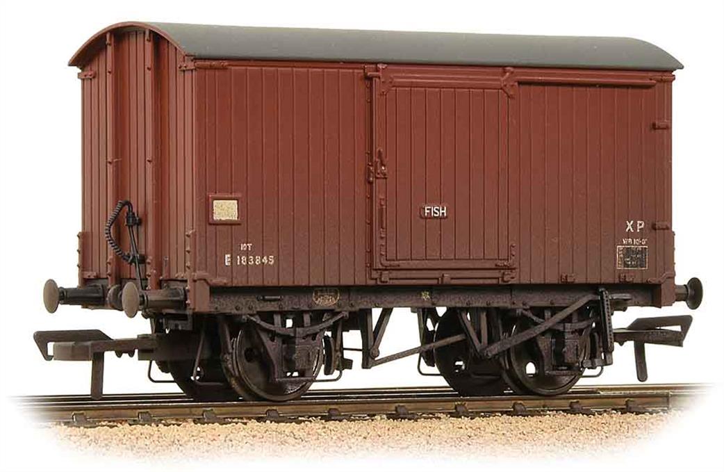 Bachmann OO 38-578 BR 12 Ton Fish Van BR Bauxite (Late) Weathered