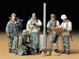 Tamiya 1/35 German Soldiers Field Briefing Figure Set WW2 352125 figure set including weapons and equipment.Glue and paints are required to assemble and complete the figures (not included)