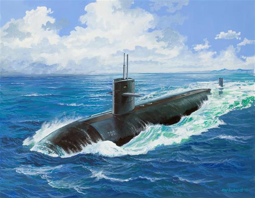 Revell 1/400 05067 USS Dallas US Navy Submarine Kit