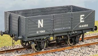 Model kit of the LNER standard design 6-plank open merchandise wagon.Standard LNER open wagon for its first decade. Over 20,000 were built. An original Great Northern railway design, the LNER continued production at Doncaster and Darlington. Transfers for LNER and BR.Supplied with metal wheels and 3 link couplings.