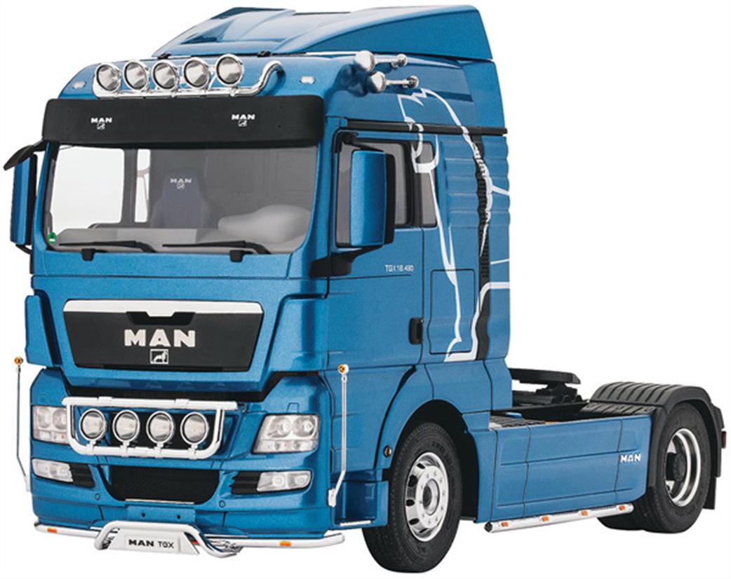Revell 1/24 07426 MAN TGX XLX Truck Kit