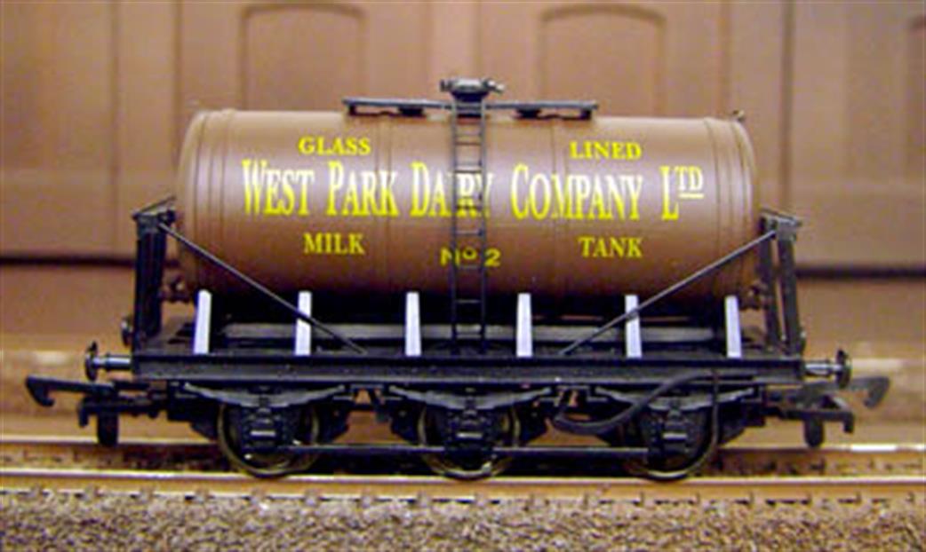 Dapol OO 4F-031-047 West Park Dairy 6-Wheel Milk Tank 7