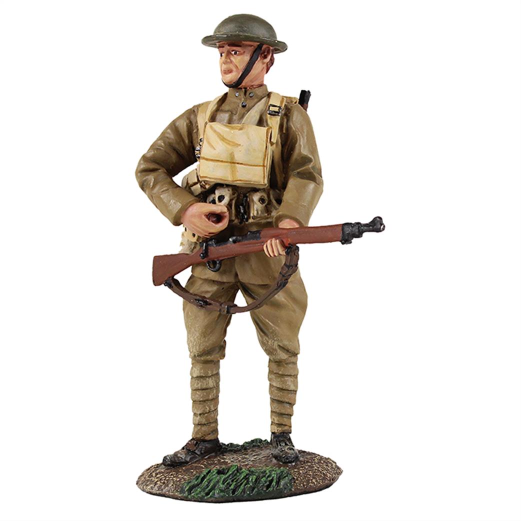 WBritain 23091 1917-18 US Infantry Figure - Standing Reaching for Cartridge 1/30