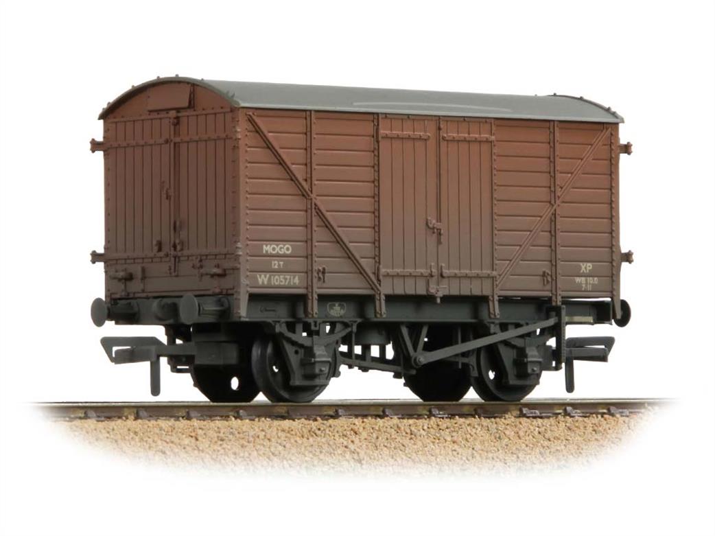 Bachmann OO 37-780C BR ex-GWR 12-ton MOGO Box Van BR Bauxite Weathered