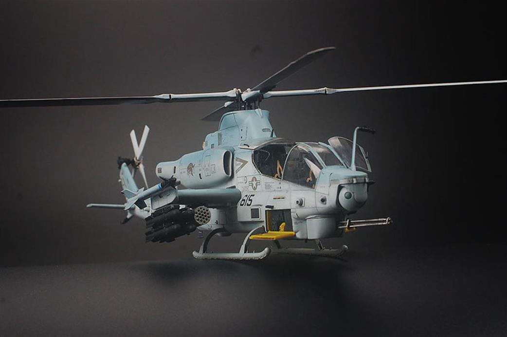 Kitty Hawk 1/48 KH80125 US Marines AH-1Z Viper Helicopter Kit