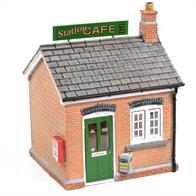 This building recreates a small station cafe modelled on a re-purposed station yard or weighbridge office. Cafes like this can be found serving commuters arriving at mainline stations and visitors to heritage railways.