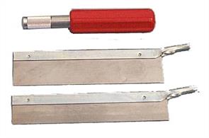 Razor saw set contains one No.5 handle, suitable for use with razor saws or knife blades, one 239 1ï¿½in (31mm) deep razor saw and one 234 ï¿½in (19mm) deep razor saw. Both saws are 5in long with 54 teeth per inch.Suitable for cutting most materials including metals, plastics and wood.