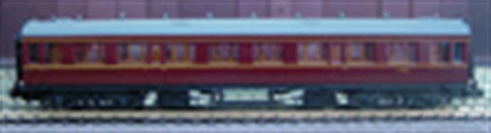 A finely detailed N gauge coach complete with interior. The fittings of the real coaches are moulded or added as separate parts, right down to the end grab rails, riveted roof panels and very fine roof vents.