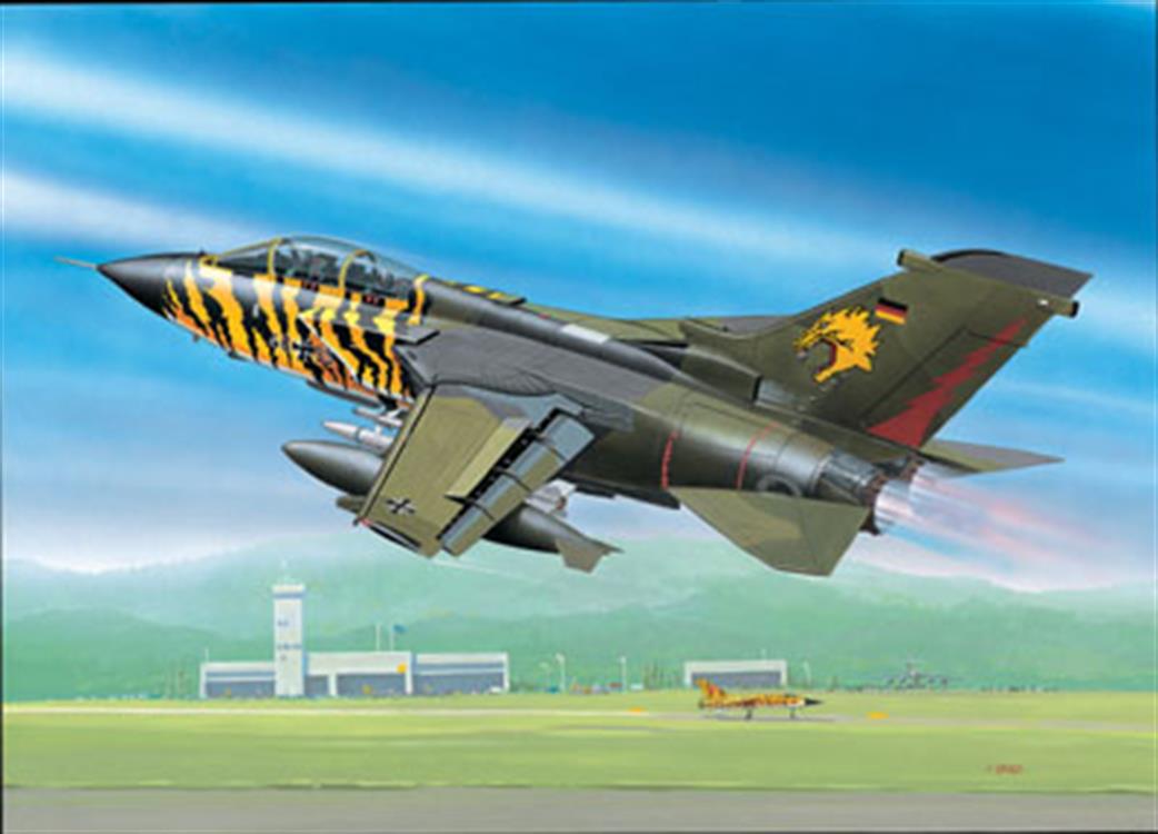 Revell 1/144 04048 Panavia Tornado ECR Kit