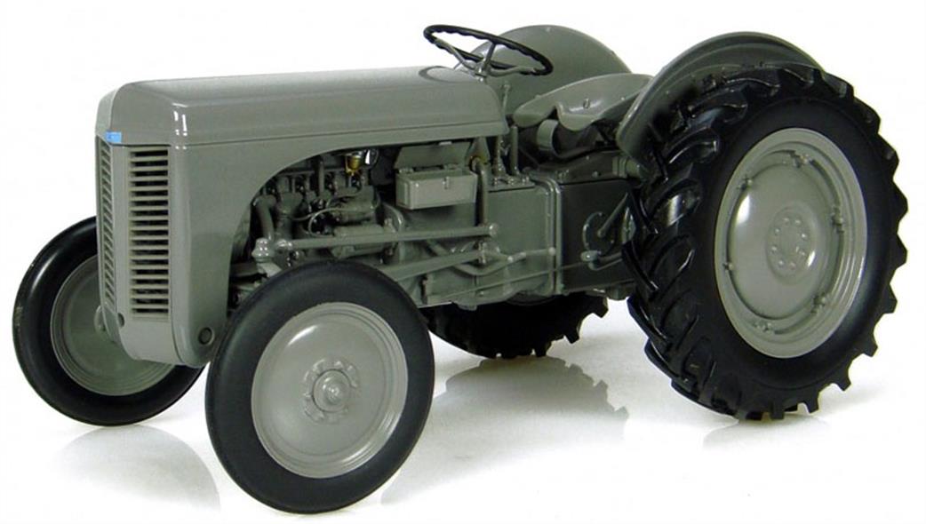 Universal Hobbies 2690 Massey Ferguson TE 20 Little Grey Fergie Die Cast Tractor Model 1/16