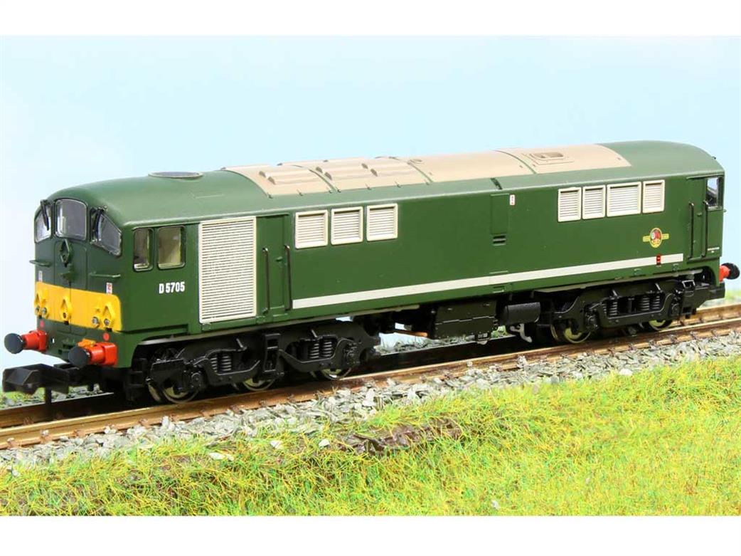 Rapido Trains N 905005 BR D5705 Metro-Vick Class 28 Co-Bo Diesel Locomotive Green Small Warning Panels