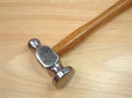 730-19 Repousse Hammer.Ideal for shaping of lightweight metals.Weight: 4oz. Length: 250mm