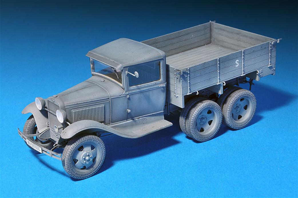 MiniArt 1/35 35127 Gaz-AAA Cargo Truck Russian WW2 Plastic Kit