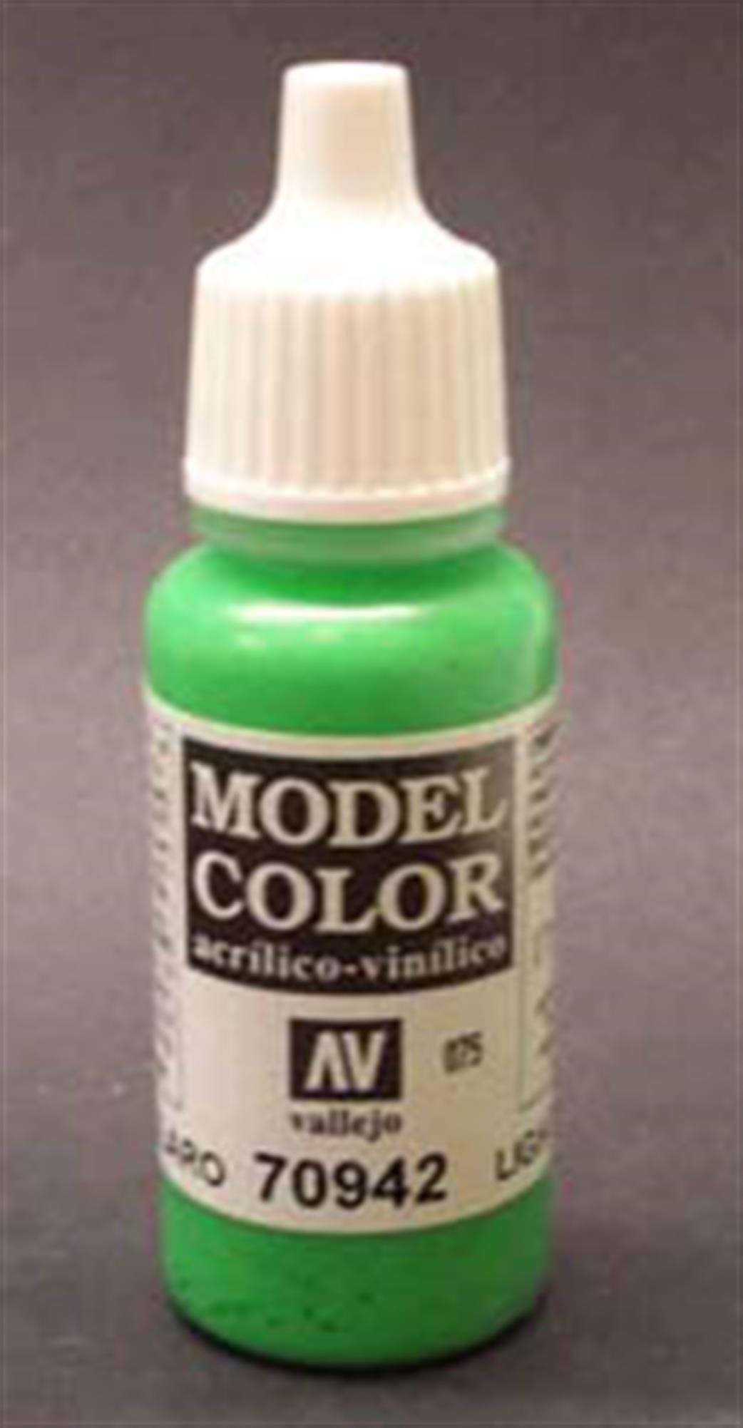Vallejo  70942 942 Model Color Matt Light Green Acrylic Paint 17ml 075