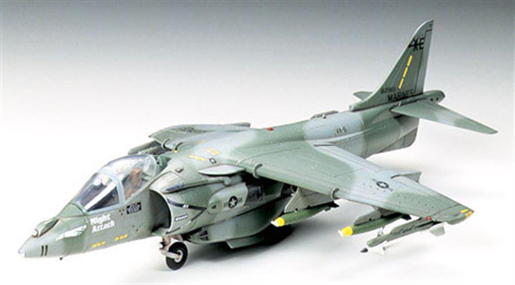 Tamiya 1/72 60721 MD AV-8B Harrier 2 Jump Jet Kit