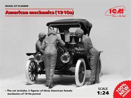 The set includes 3 figures of American female mechanics of the 1910/WW1 period