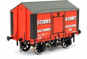 A new detailed model of a 9 plank sided covered salt van with peaked wood roof based on RCH 1887 design specifications.This new design add to the range and specification of O gauge ready to run wagons, featuring a diecast chassis for added weight and compensation beams for smooth running.British Manufacturing. Dapol plan to be producing these models from their factory unit in Chirk.