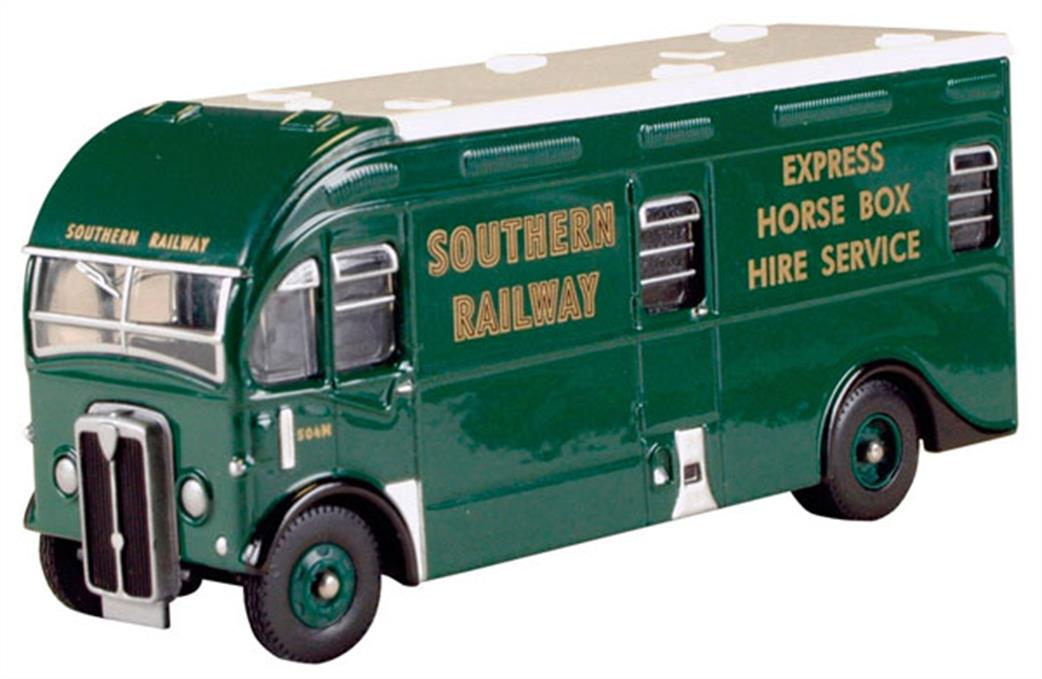 Corgi DG213001 Harrington Horsebox Southern Railways 1/76