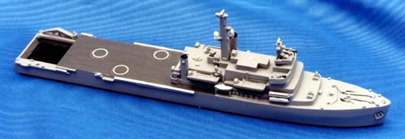 A 1/1250 scale second-hand model of HMS Fearless made in England by Triton R1075P. The model is in very good original condition, see photograph.