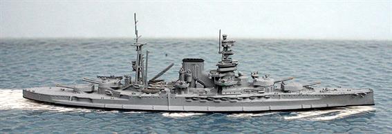A 1/1250 scale metal model of HMS Barham in 1941 by Navis Neptun 1105A. This model is fully finished and painted in overall light grey, see photograph.HMS Barham's explosive sinking is shown endlessly in TV programmes to depict the end of any Battleship.To get an impression of her in her WW1 heyday as flagship of the 5th Battle Squadron at Jutland, see Warspite (Navis 101N)