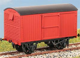 Introduced in the late 1930s, these wagons (diagram 25) were used for general traffic until the late 1960s. Being equipped with the vacuum brake, they were suitable for express goods services. These finely moulded plastic wagon kits come complete with pin point axle wheels and bearings.Glue and paints are required to assemble and complete the model (not included) 