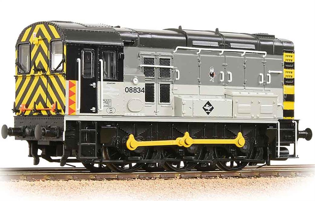 Bachmann OO 32-122 BR Railfreight 08834 Class 08 0-6-0 Diesel Shunter Railfreight Triple Grey Livery Distribution Sector Markings