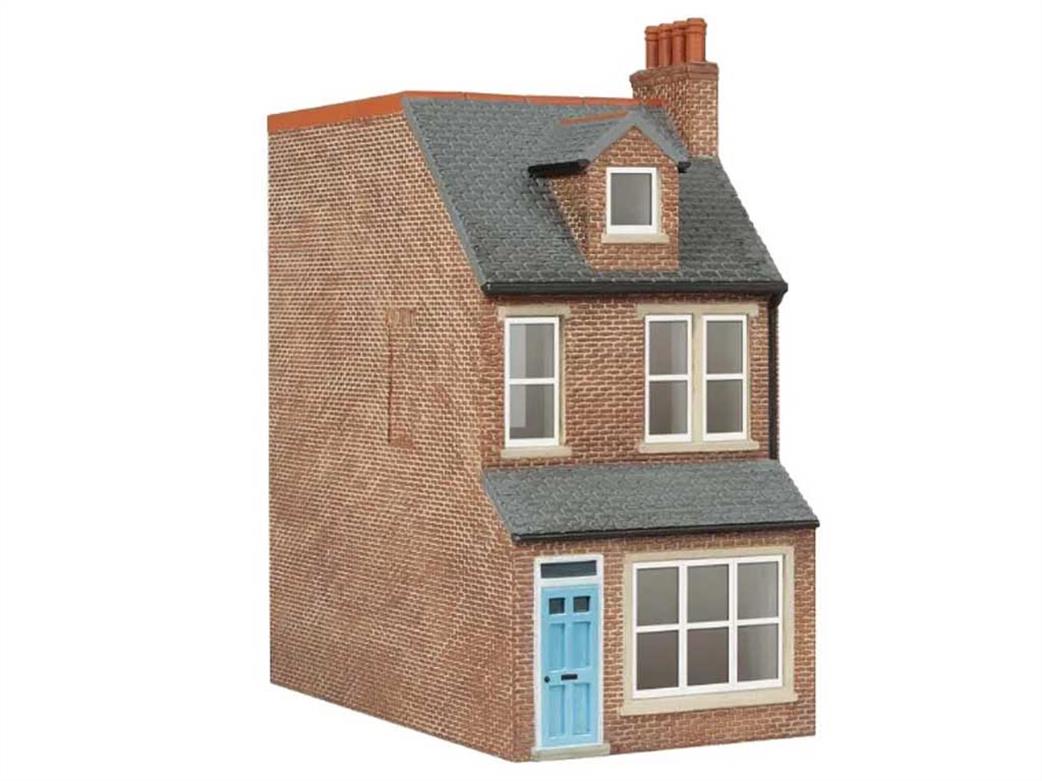 Hornby OO R7352 Victorian Terrace House Left Middle Skaledale Painted Resin Building