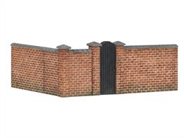 A Victorian garden wall to cover the front and right-hand side of your terraced house. Crafted with precision and adorned with ornamental elements, these walls were as much about aesthetics as they were about function. The ‘00’ scale resin model would make a perfect companion to the Hornby Skaledale Victorian terraced houses.