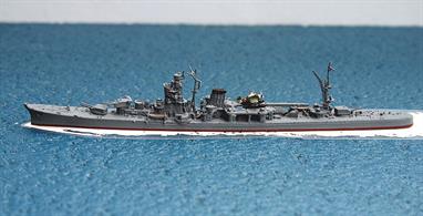 A 1/1250 scale second-hand model of IJN Yahagi in very good condition with an aircraft on the catapult, see photograph.