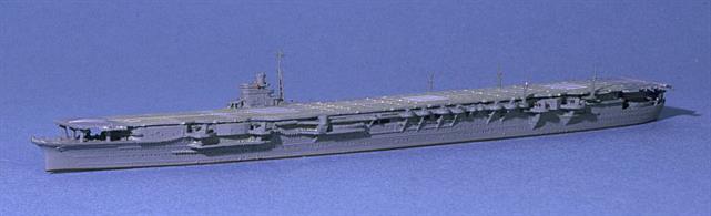 Her sistership, Zuikaku, is modelled in late WW2 form, see Neptun 1213A.