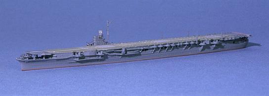 As the last survivor of the carrier fleet from the start of war, she is modelled here in her final condition (1944). The model of Shokaku (Neptun 1213) shows how she looked in 1941 for the attack on Pearl Harbor..