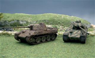 Italeri 7504 Fast Assembly Kit  of 2 x German PZ.KPFW.V Panther AUSF G TankDimensions - Length 127mm.Glue and paints are required