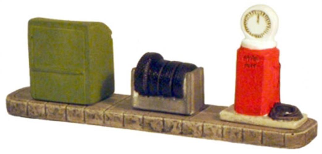 Harburn Hamlet OO SS391 Garage Accessories, Oil, Tyres & Free Air