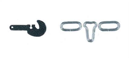 Pack of 8 coupling hooks and coupling links including early round section T-shape Instanter links to make couplings for 4 wagons.The T shaped Instanter link allowed wagons to be more closely coupled than using the basic 3-link coup;ling. Cheaper to make than screw couplings these were widely used on vacuum fitted goods wagons from the 1930s.