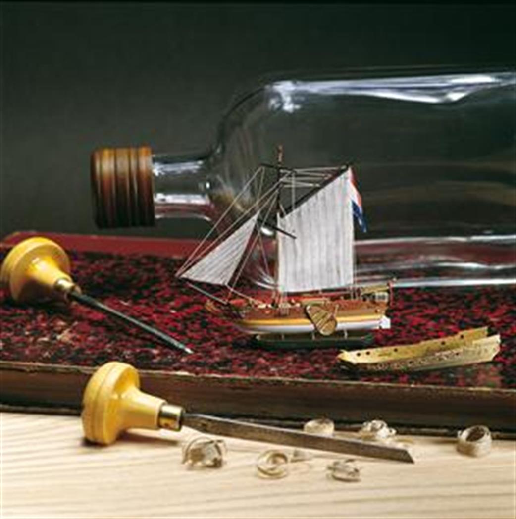 Amati  1350 Dutch Golden Yacht Ship-in-bottle